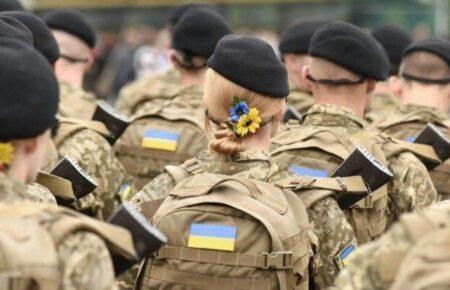 Невидимий фронт та експертний «скляний дах»: чи висвітлюють медіа Луганщини реальну роль жінки на війні