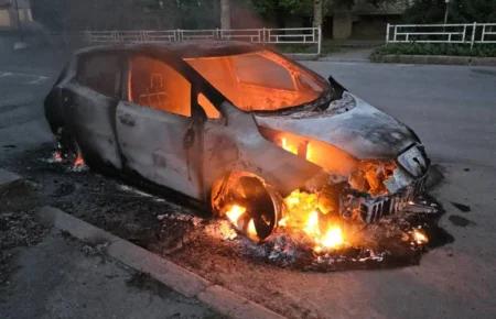 Росіяни посилили атаки на Херсон КАБами і почали підпалювати авто дронами на оптоволокні, — депутатка міськради